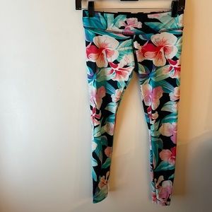 With Love from Paradise legging size Small